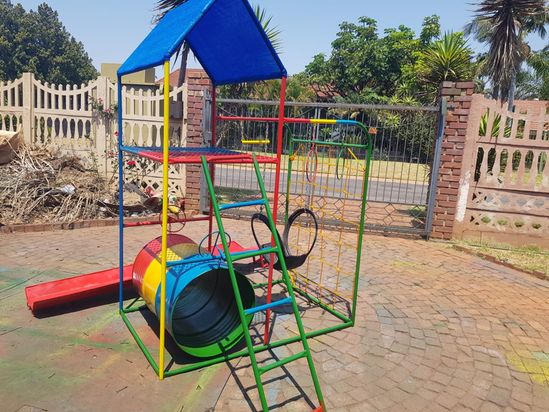 Jungle Gym Creations build code 001 — 2.2m H × 1.5m L × 1.0m W
